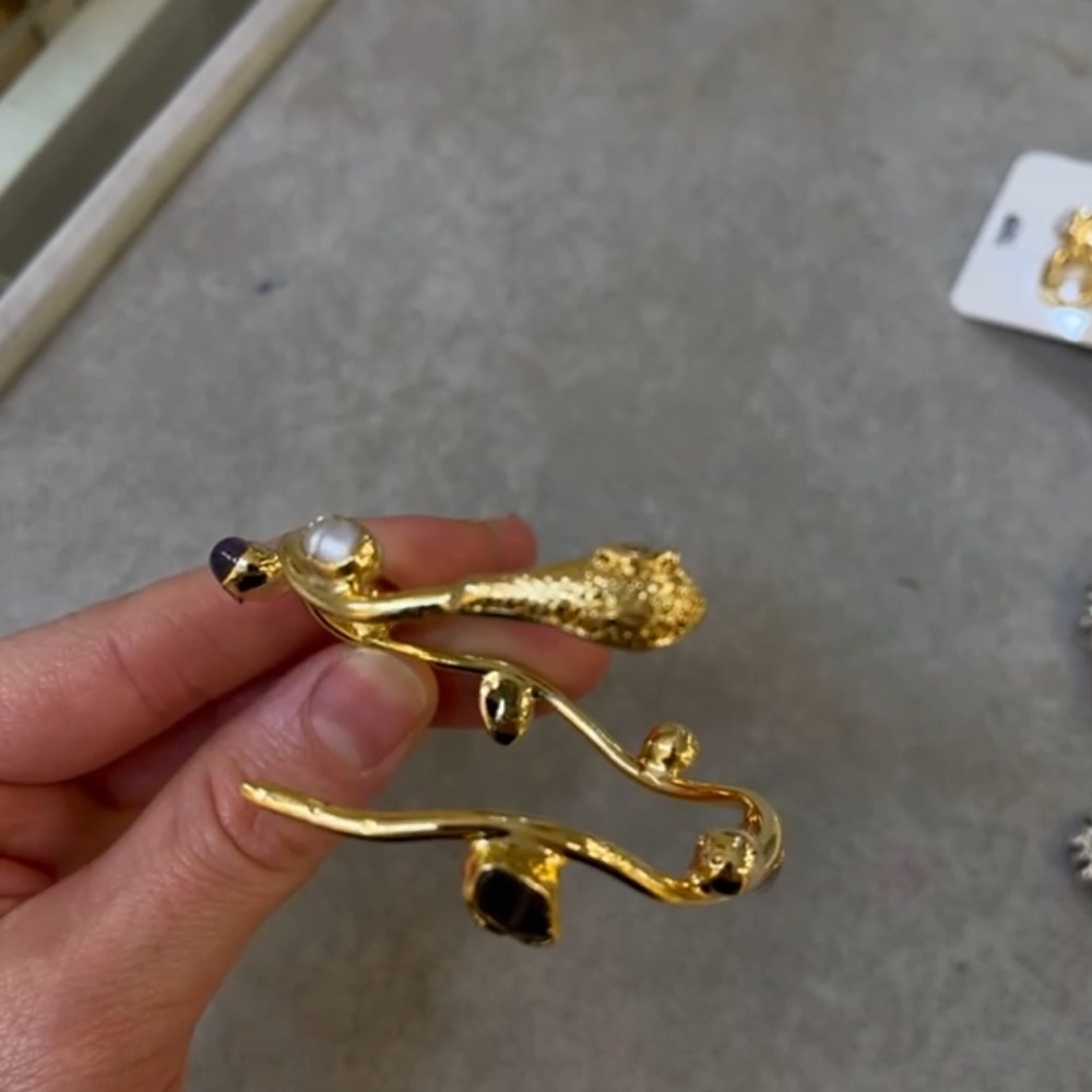 Elegant Gold and Purple Women's Bracelet